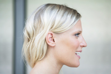 Profil einer Frau © Peter Atkins