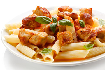 Pasta with roasted chicken and tomato sauce