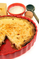 Une tarte au gruyère et ses ingédients
