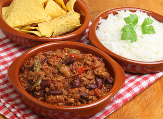 Chilli with Rice and Tortilla Chips