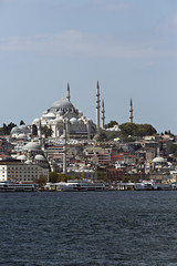 Fototapeta na wymiar Suleymaniye Mosque from Goldenhorn