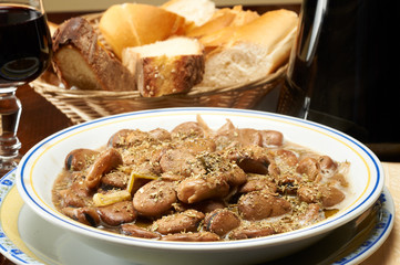 piatto con fave bollite tipico palermitano