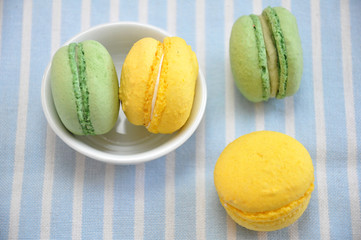 Zitronen und Pistazien Macarons