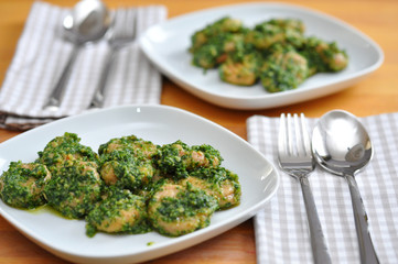 Gnocchi mit Pesto