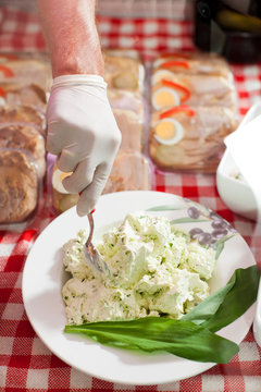 Arbeiten in einer Metzgerei oder Fleischerei