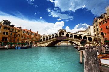 Rialtobrug in Venetië, Italië