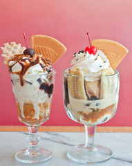 banana split and sundae ice cream