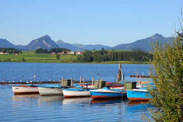 Fototapeta na wymiar Jezioro Hopfensee, Bawaria, Niemcy