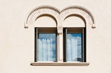 Venetian Window