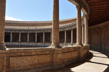 Fototapeta premium Pałac Karola V, dziedziniec, Alhambra, Hiszpania