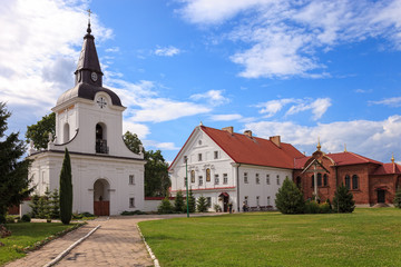 Fototapeta na wymiar Supraśl Monaster - Gate-Belltower, Polska