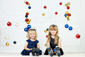 Fototapeta premium Girls at Christmas time at studio
