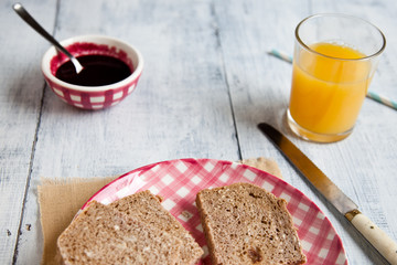 Desayuno de tostadas artesanas