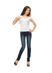 Obraz premium woman in blank white t-shirt