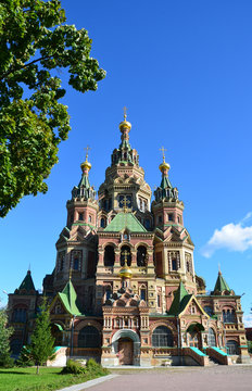 Собор Петра и Павла в Петергофе.