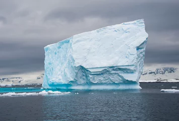 Foto auf Acrylglas Antarktis Huge iceberg drift in the Antarctic sea