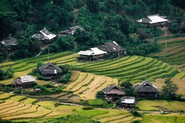 Foto op Plexiglas Mu Cang Chai Dorp in de terrasvormige velden, district Mu Cang Chai, Yen Bai p