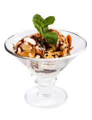 ice cream with almonds and mint