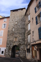 une tour fortifiée à Draguignan