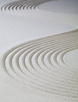 courbes dans le sable fin