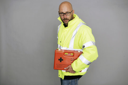 Notarzt mit Rettungskoffer