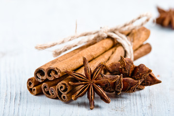 cinamon sticks with anice