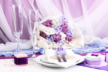 Serving fabulous wedding table in purple color