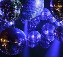 Crédence de cuisine en verre imprimé Lumière et ombre Boule disco à la discothèque