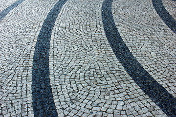 Cal&ccedil;ada Portuguesa, Pavement