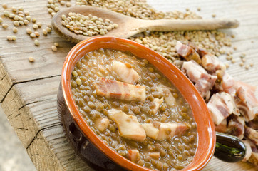 Zuppa di lenticchie e lardo - lentil soup and bacon