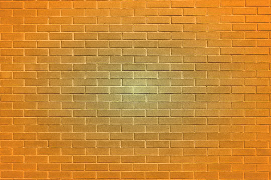 orangefarbene Mauer..