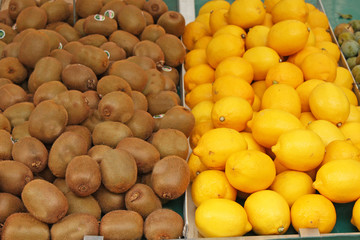 Des kiwis et des citrons