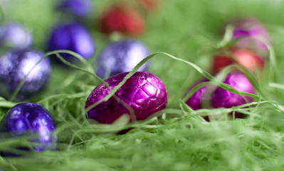 oeufs de pacques colorés