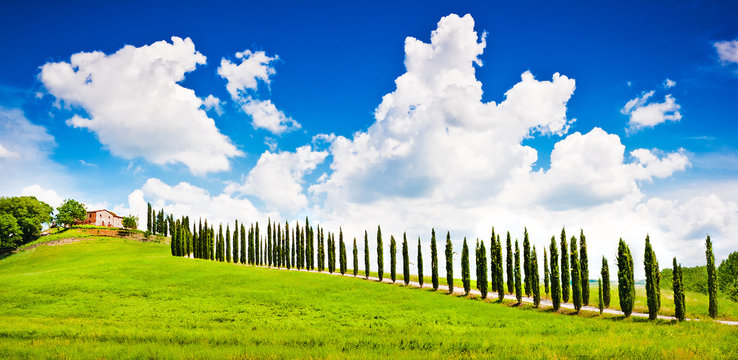 Tuscany landscape with farm house in Val d'Orcia, Italy
