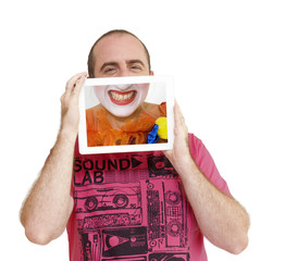 Jouer avec la tablette tactile - Clown joyeux