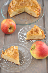 Apfelkuchen mit Zuckerkruste