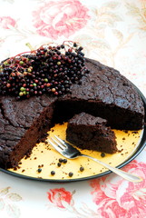 Ciasto czekoladowe z czarnym bzem Brownie with black elderberry