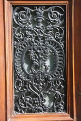 Détail d'une porte parisienne