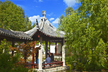 france,yvelines,vall&eacute;e de chevreuse : jardin chinois Yili, pago