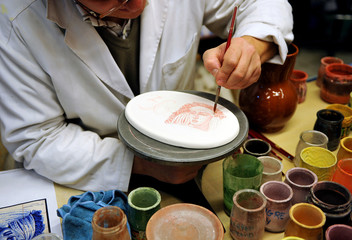 Pottery painter