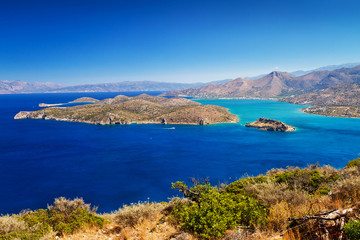 Fototapeta na wymiar Mirabello Bay z wyspy Spinalonga na Krecie, Grecja