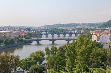Fototapeta na wymiar Praga rzeki i mosty