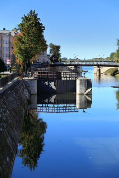 Kanał Młynówka w Opolu, architektura, rzeka.