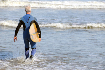 Senior Surfer - Powered by Adobe