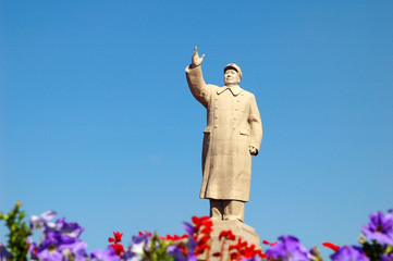 Chairman Mao's Statue - obrazy, fototapety, plakaty