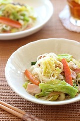 野菜たっぷり焼きビーフン