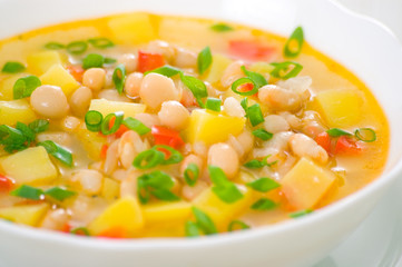 Vegetarian white bean soup