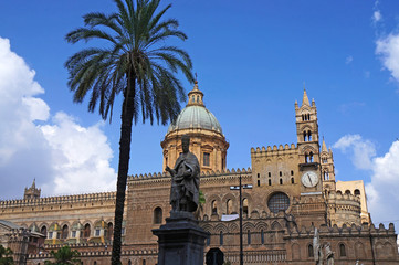 Fototapeta premium The facade of the cathedral of Palermo in Sicily