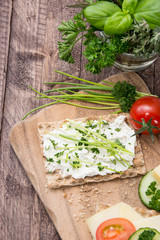 Crispbread with fresh Cheese and Herbs