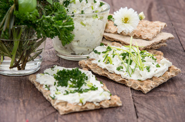 Crispbread with fresh Cream Cheese
